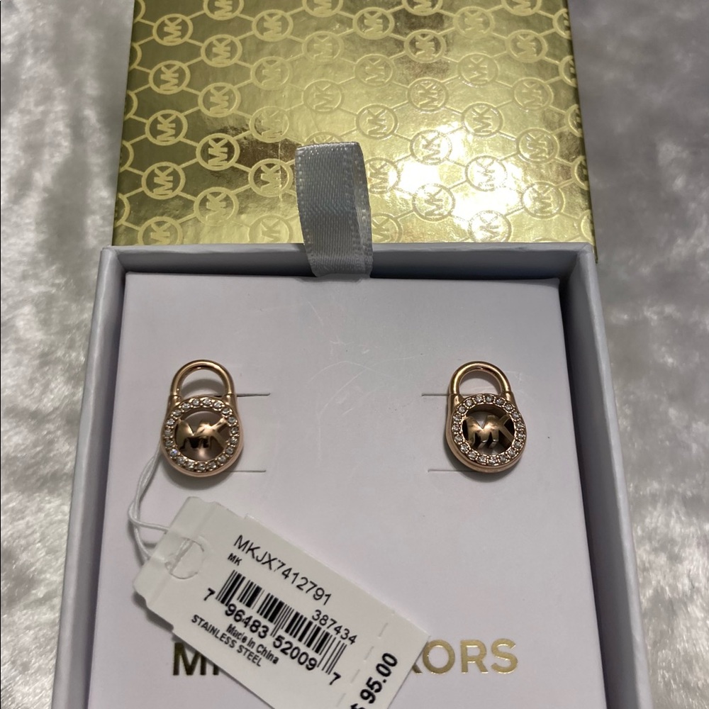 ☘️NWT! Michael Kors Rose Gold Pave Lock Earrings